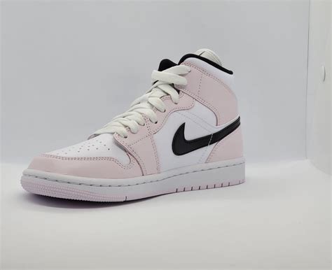 licht roze sneakers nike|Nike Factory Stores.